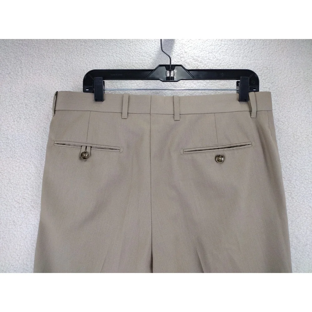 Axist men tan